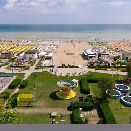 Residence Flow-R Riccione Exterior foto